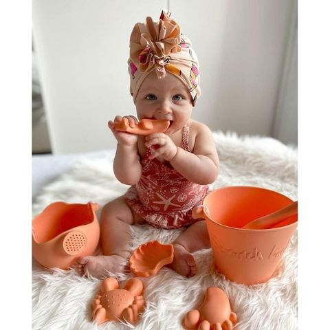 Scrunch Bucket made of recyclable Coral silicone  / Infants   