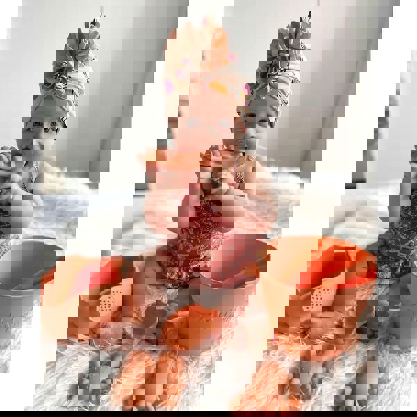 Scrunch Bucket made of recyclable Coral silicone 