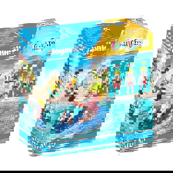 Vacationer with inflatable bun  