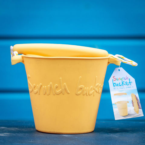 Scrunch Bucket made of recyclable silicone Pastel Yellow  / Babyono-Sophie   